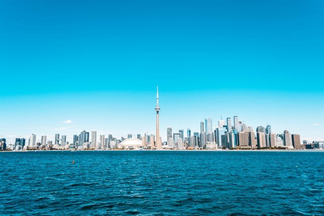 Dubai vs. Toronto: Size, Population, and Urban Comparison